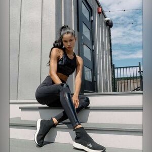 Alo Yoga Galaxy Bra Top Spirts Bra Size Small Holographic Foil Black